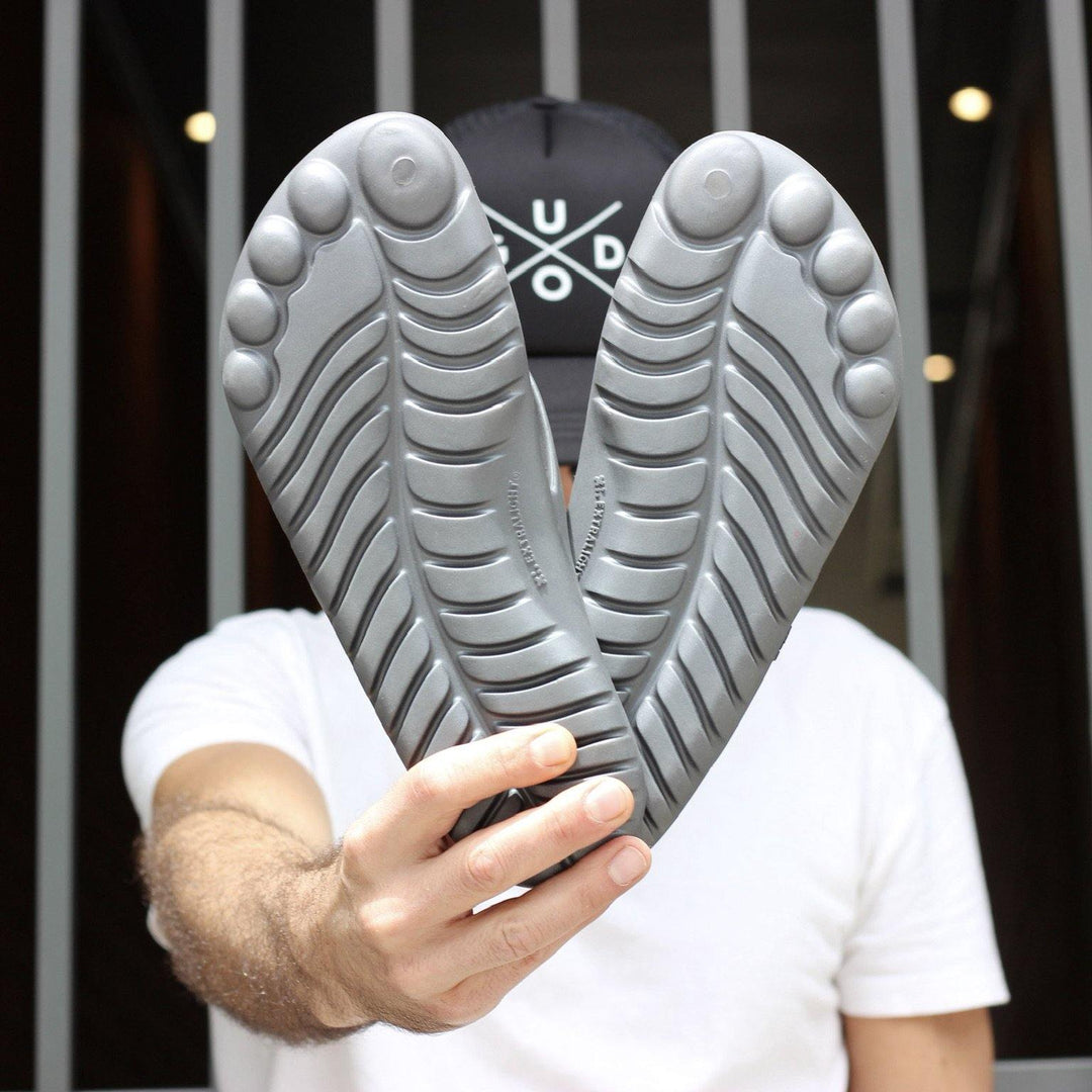 NIGHT PLATINUM FLIP FLOPS & DRYBAG BY GUDO
