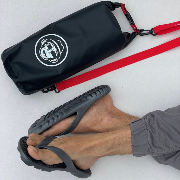 NIGHT PLATINUM FLIP FLOPS & DRYBAG BY GUDO